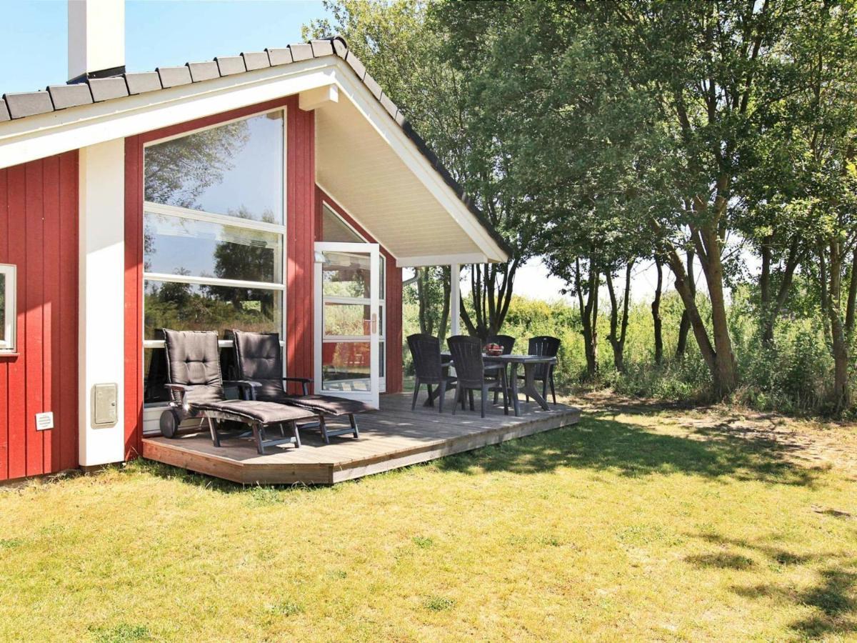 Three-Bedroom Holiday Home In Grossenbrode 1 Экстерьер фото