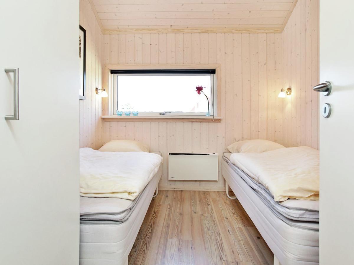 Three-Bedroom Holiday Home In Grossenbrode 1 Экстерьер фото
