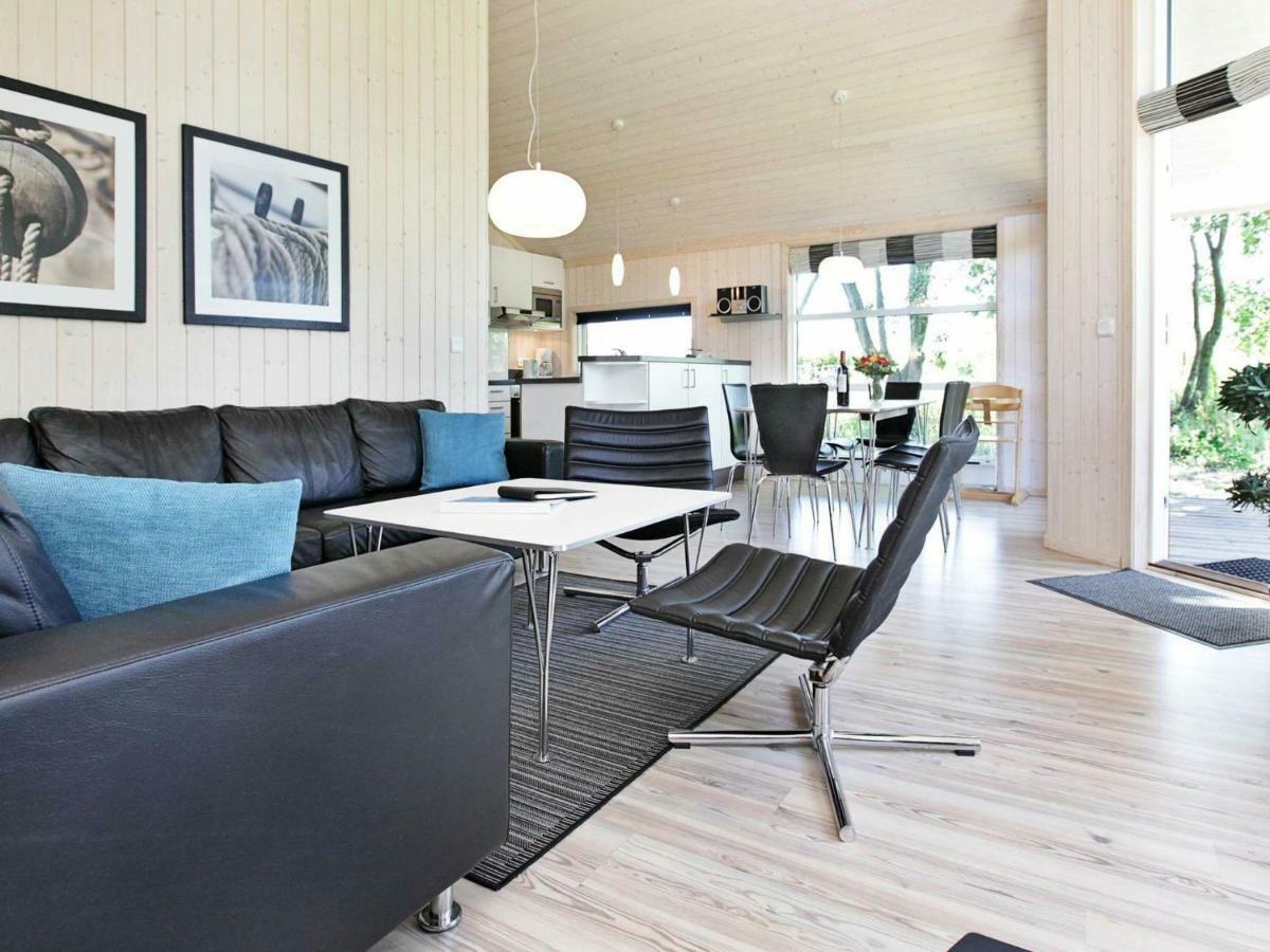 Three-Bedroom Holiday Home In Grossenbrode 1 Экстерьер фото